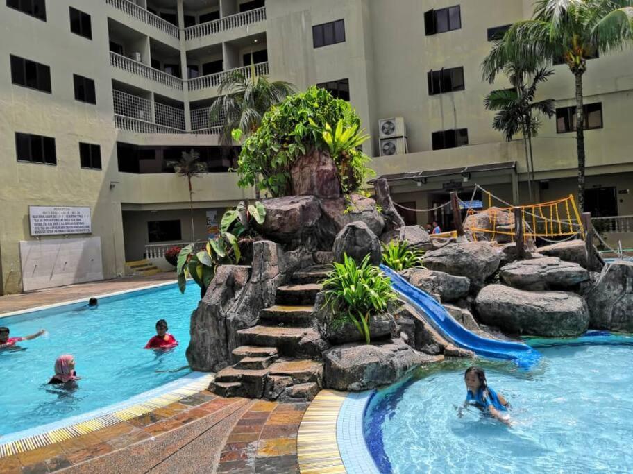 Affordable Cozy @ Coral Bay Kampong Pasir Bogak